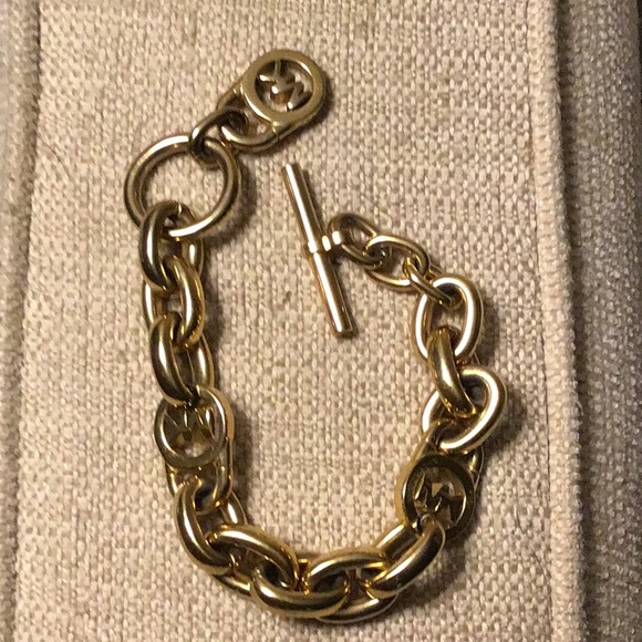 Micheal Kors - Picture 1 of 1